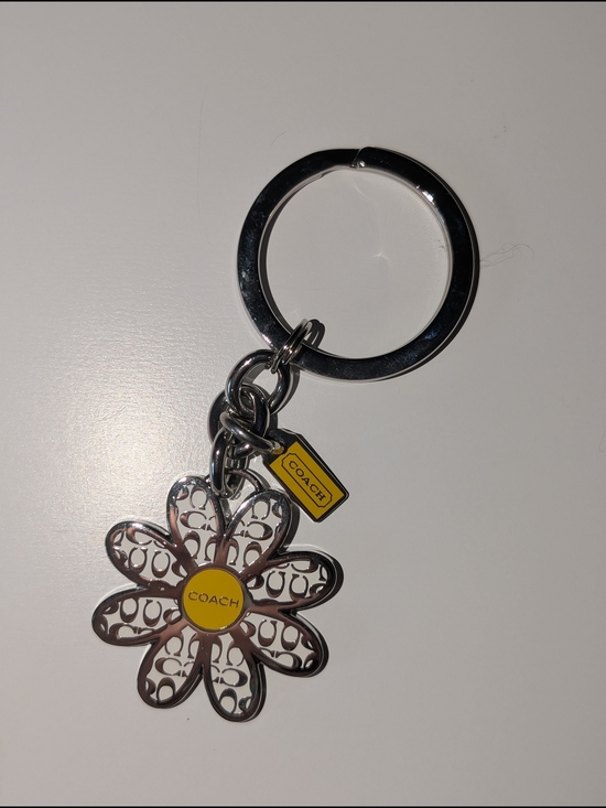 Coach Other - Coach Daisy Vintage Keychain Enamel Charm in Yellow & Silver